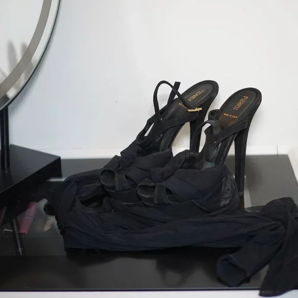 Fendi Cinderella SS2010 - Picture 1 of 6